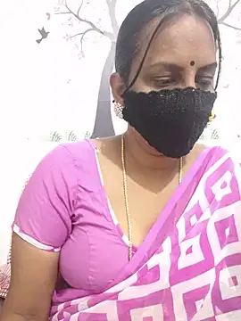 Snapshot of Tamil_Meera12 chatting on July 2026 07:28:01 AM Tamil Meera12 online show from July 2026 07:28:01 AM