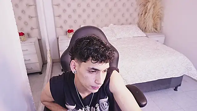 JhoanLeandro online show from July 2026 06:20:02 AM