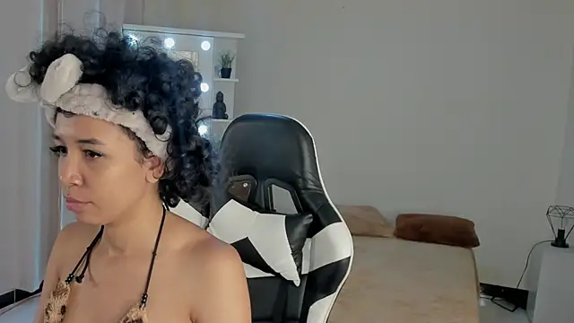 leahaltomm online show from March 2025 06:29:01 PM