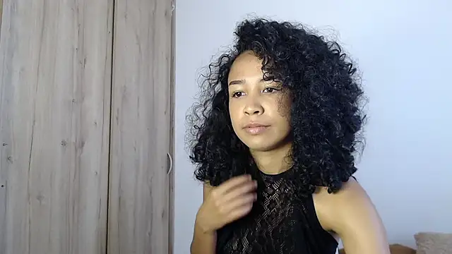 Snapshot of leahaltomm chatting on May 2026 02:00:01 PM leahaltomm online show from May 2026 02:00:01 PM