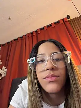 vicky bass online show from December 2025 05:12:02 AM