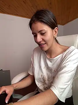 Andrea18 blonde online show from February 2025 03:59:02 PM