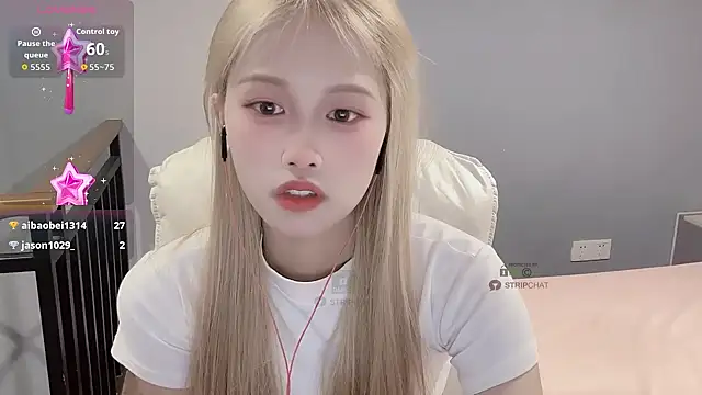 xunian71O online show from October 2025 10:07:01 PM