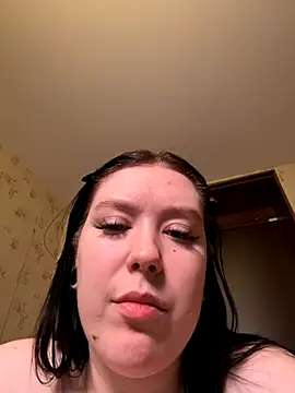 Snapshot of Viesicaa chatting on December 2025 05:13:01 AM Viesicaa online show from December 2025 05:13:01 AM