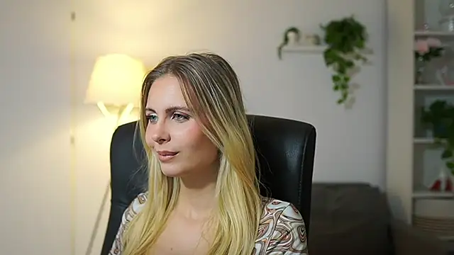 Snapshot of catecrago_ chatting on October 2025 07:59:02 AM catecrago online show from October 2025 07:59:02 AM