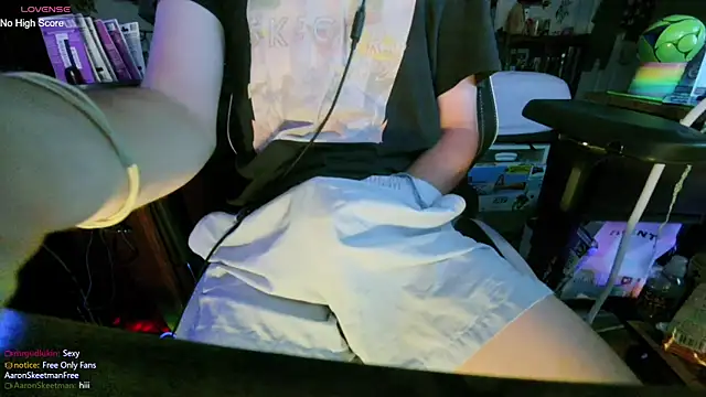 AaronSkeetman online show from July 2026 05:56:01 AM