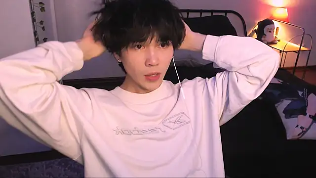 Snapshot of rennnuts chatting on October 2025 05:03:02 PM rennnuts online show from October 2025 05:03:02 PM