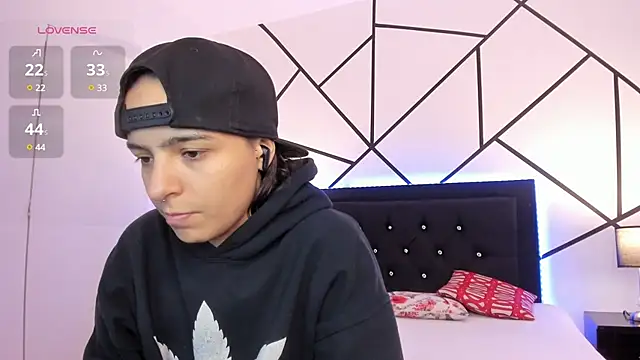 Liiam smith  online show from March 2025 11:53:02 AM