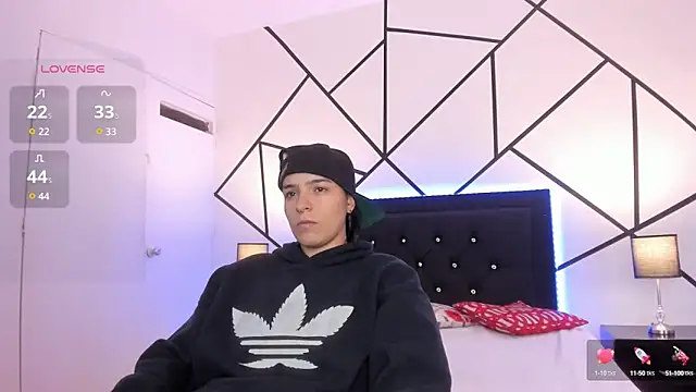 Liiam smith  online show from March 2025 12:15:02 PM