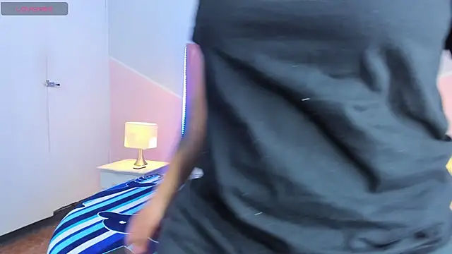 Liiam smith  online show from December 2025 01:05:01 PM