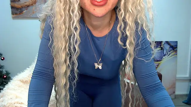 Snapshot of MissisCaty chatting on February 2025 10:32:01 PM MissisCaty online show from February 2025 10:32:01 PM