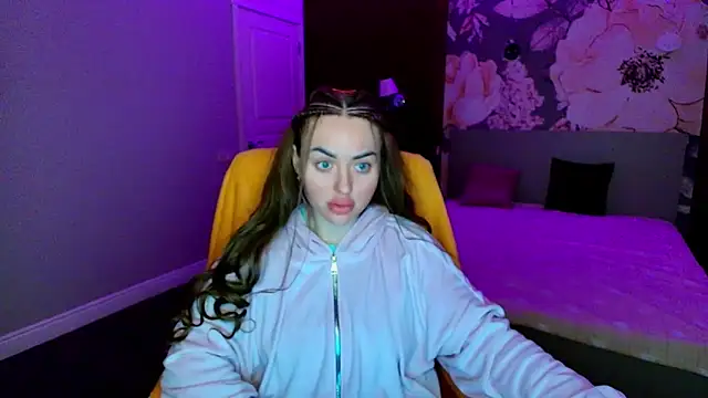 MissisCaty online show from April 2026 01:39:01 AM