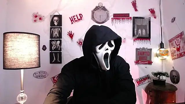 JamesCr  online show from October 2025 01:35:01 AM