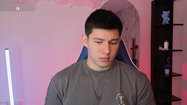 JamesCr  online show from June 2026 12:48:01 PM