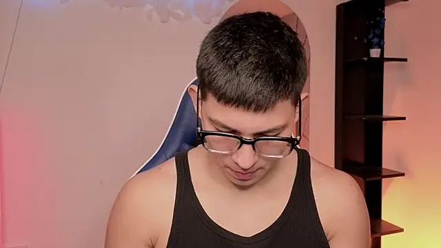 JamesCr  online show from July 2026 12:43:01 PM
