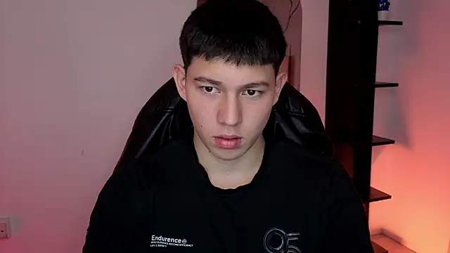 JamesCr  online show from August 2026 12:29:02 PM