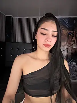 Snapshot of TayylorSexx chatting on December 2025 05:24:02 AM TayylorSexx online show from December 2025 05:24:02 AM