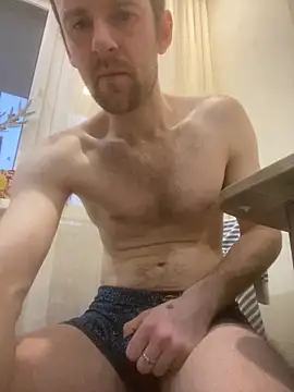 LynnAhNight online show from March 2026 03:12:01 AM