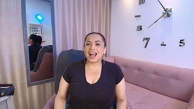 GochitaWild online show from November 2025 01:31:01 PM