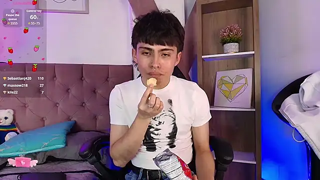 PepperTwink online show from December 2025 05:44:02 PM