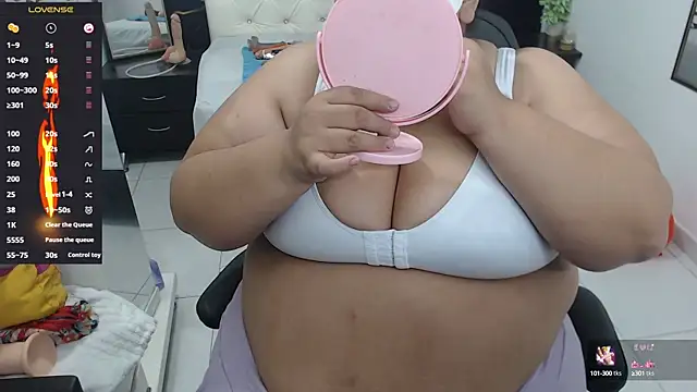 Snapshot of Aaliyah11 chatting on March 2025 02:41:02 AM Aaliyah11 online show from March 2025 02:41:02 AM