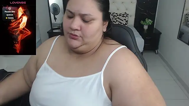 Aaliyah11 online show from November 2025 12:32:01 AM