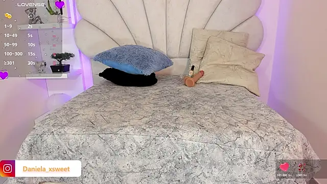 Snapshot of Danielaangelina chatting on November 2025 06:34:01 AM Danielaangelina online show from November 2025 06:34:01 AM