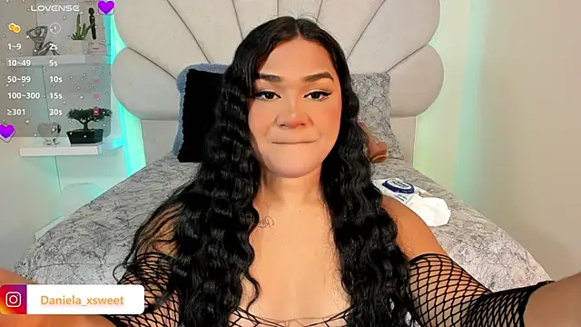 Snapshot of Danielaangelina chatting on November 2025 06:46:02 AM Danielaangelina online show from November 2025 06:46:02 AM