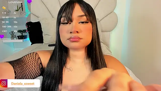 Snapshot of Danielaangelina chatting on November 2025 06:19:01 AM Danielaangelina online show from November 2025 06:19:01 AM