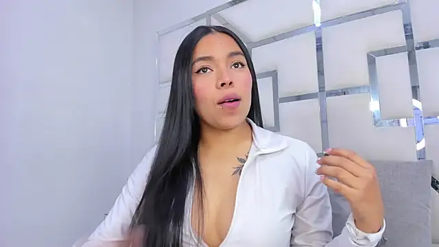 ZoeWan69 online show from December 2025 12:11:02 PM