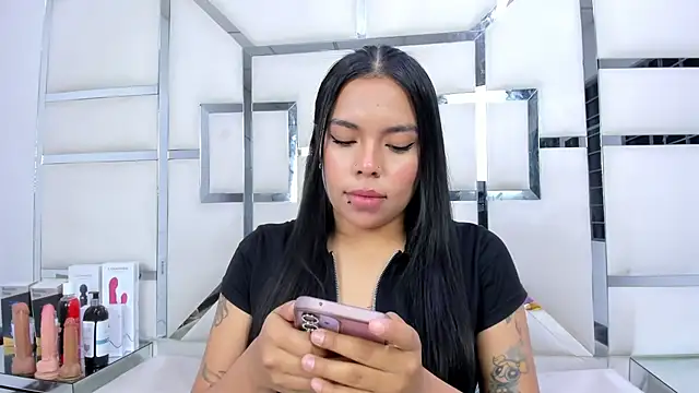 ZoeWan69 online show from March 2026 01:39:01 PM