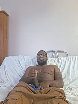 Snapshot of BigDMann40 chatting on July 2026 10:17:01 PM BigDMann40 online show from July 2026 10:17:01 PM