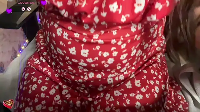 Snapshot of EZ_shuvani chatting on November 2025 10:18:02 AM EZ shuvani online show from November 2025 10:18:02 AM