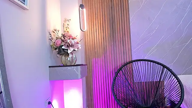 ariana jhonson1 online show from March 2025 12:44:02 PM