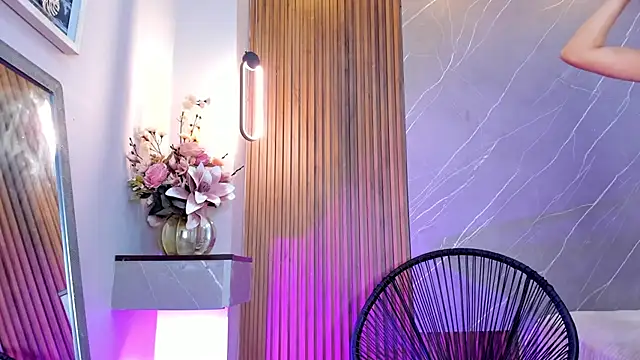 ariana jhonson1 online show from March 2025 12:45:01 PM