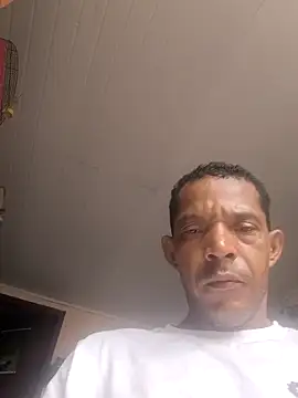 Snapshot of Renato571 chatting on March 2026 07:39:01 PM Renato571 online show from March 2026 07:39:01 PM