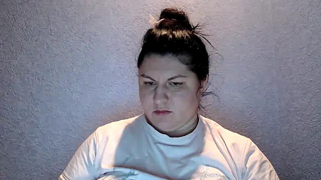 KiraSwee online show from November 2025 07:35:02 PM