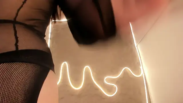 Demy Ruiz online show from November 2025 02:33:02 AM