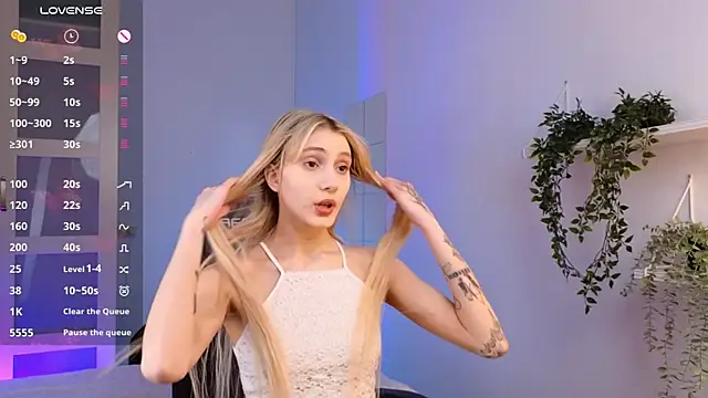 elliefrost online show from February 2025 09:31:01 PM