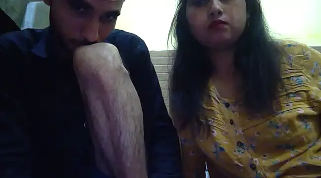 Snapshot of Queen_Couple chatting on February 2025 11:10:02 AM Queen Couple online show from February 2025 11:10:02 AM