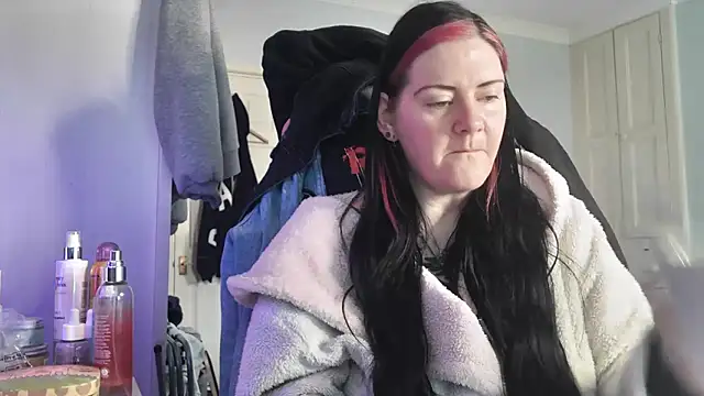 Snapshot of AureliaXOX chatting on November 2025 09:54:02 AM AureliaXOX online show from November 2025 09:54:02 AM