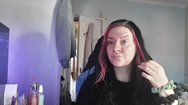 Snapshot of AureliaXOX chatting on November 2025 08:48:02 AM AureliaXOX online show from November 2025 08:48:02 AM