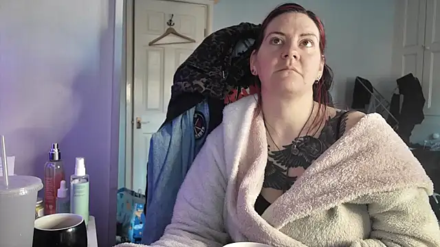 Snapshot of AureliaXOX chatting on November 2025 09:43:02 AM AureliaXOX online show from November 2025 09:43:02 AM