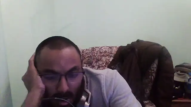 Snapshot of frankislive chatting on March 2025 09:23:02 PM frankislive online show from March 2025 09:23:02 PM