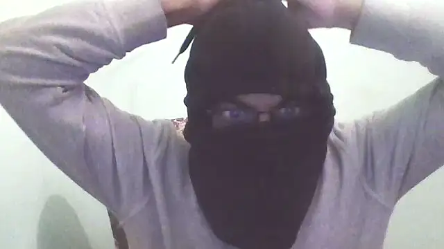 Snapshot of frankislive chatting on March 2025 11:45:01 PM frankislive online show from March 2025 11:45:01 PM