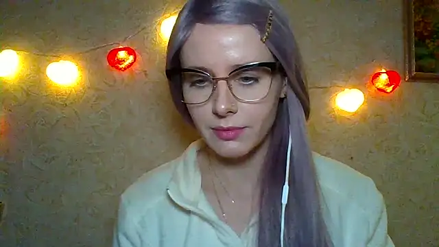 LuminousLady online show from February 2025 04:26:01 AM