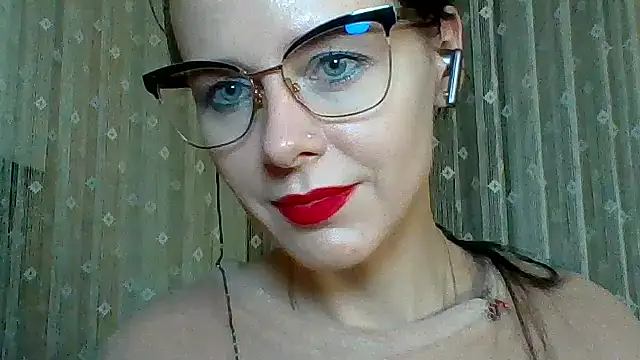 LuminousLady online show from March 2025 12:40:02 AM