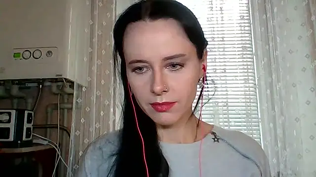 LuminousLady online show from October 2025 01:30:01 PM