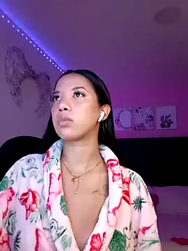 SallyWhitee online show from February 2026 05:01:02 AM