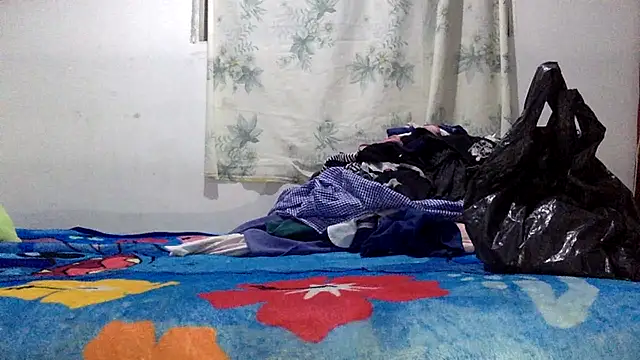 sharonlopez9611 online show from November 2025 04:33:02 AM